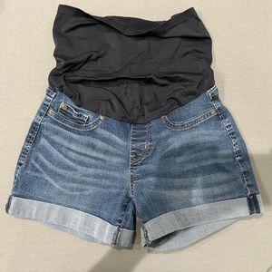 Signature by Levi Strauss & Co. Gold Label Maternity Mid-Rise Shortie Shorts